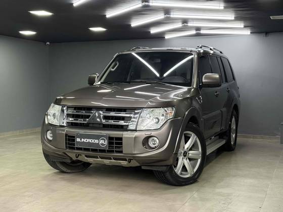 MITSUBISHI PAJERO FULL 3.2 HPE 4X4 16V TURBO INTERCOOLER DIESEL 4P AUTOMÁTICO